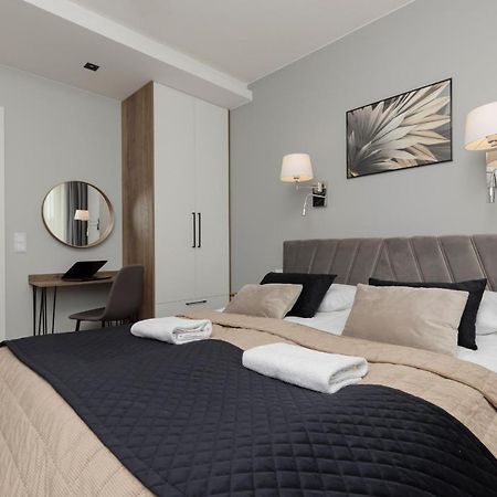 Stunning Family Apartment Ursynow With Parking & Balcony By Noclegi Renters Varsovia Exterior foto