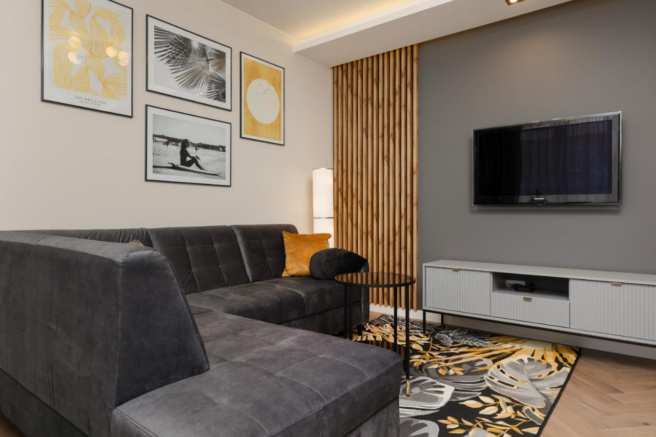 Stunning Family Apartment Ursynow With Parking & Balcony By Noclegi Renters Varsovia Exterior foto